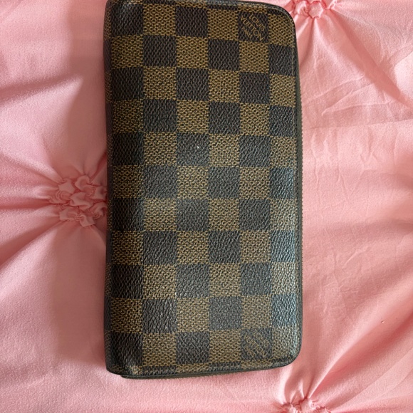 Louis Vuitton zippy wallet - Picture 2 of 5